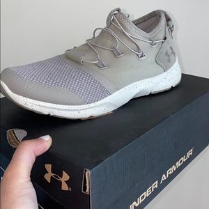 Under armour - brand new worn once speckle sneaker